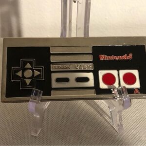 Classic Nintendo Brand NES Controller Metal Belt Buckle 2008